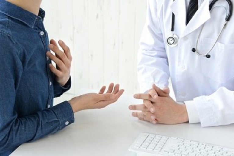 腹痛 医師 患者